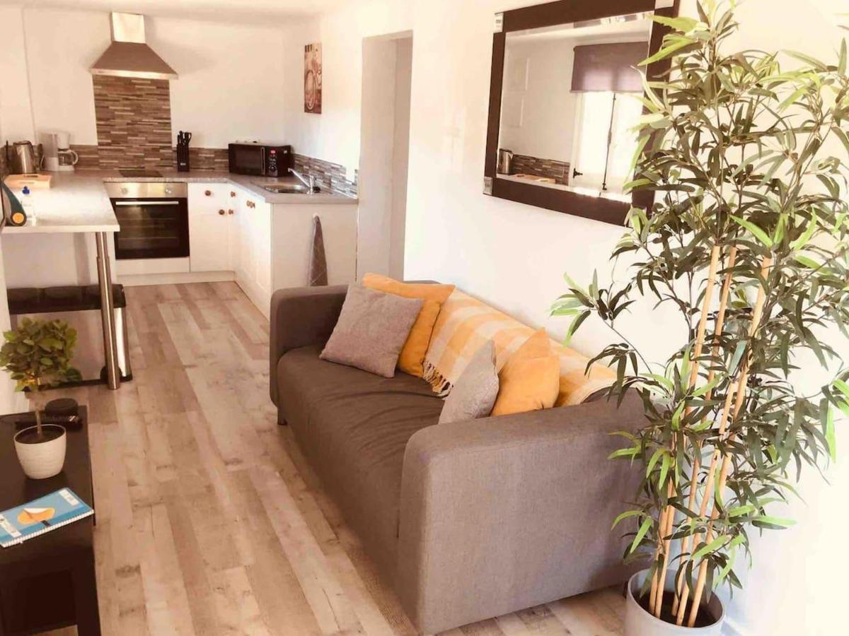 Lovely 2 Bed Apartment In Alcalalí Exterior photo