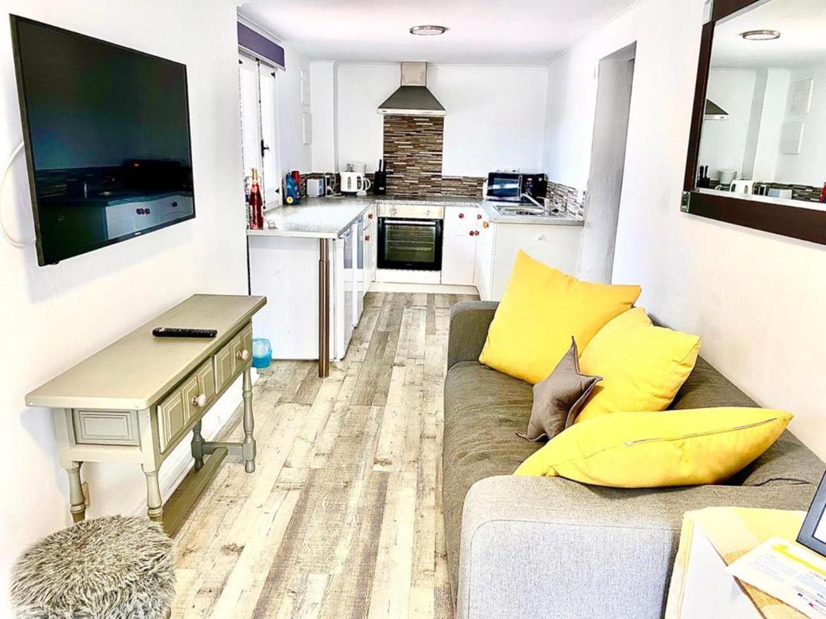Lovely 2 Bed Apartment In Alcalalí Exterior photo